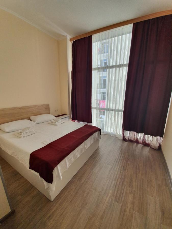 באטומי Blossom Hotel מראה חיצוני תמונה
