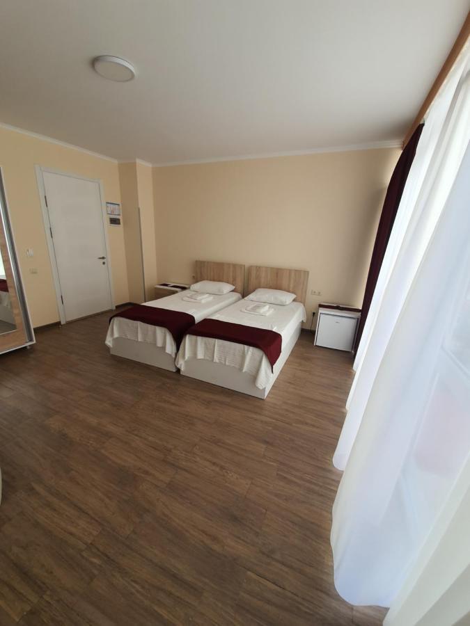 באטומי Blossom Hotel מראה חיצוני תמונה