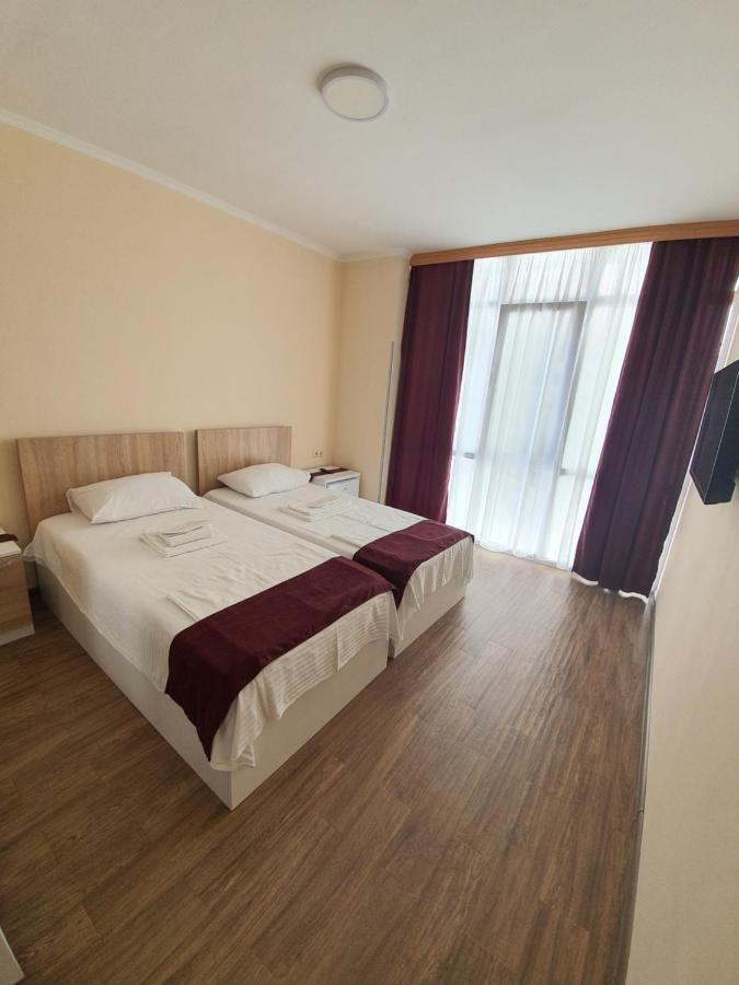 באטומי Blossom Hotel מראה חיצוני תמונה
