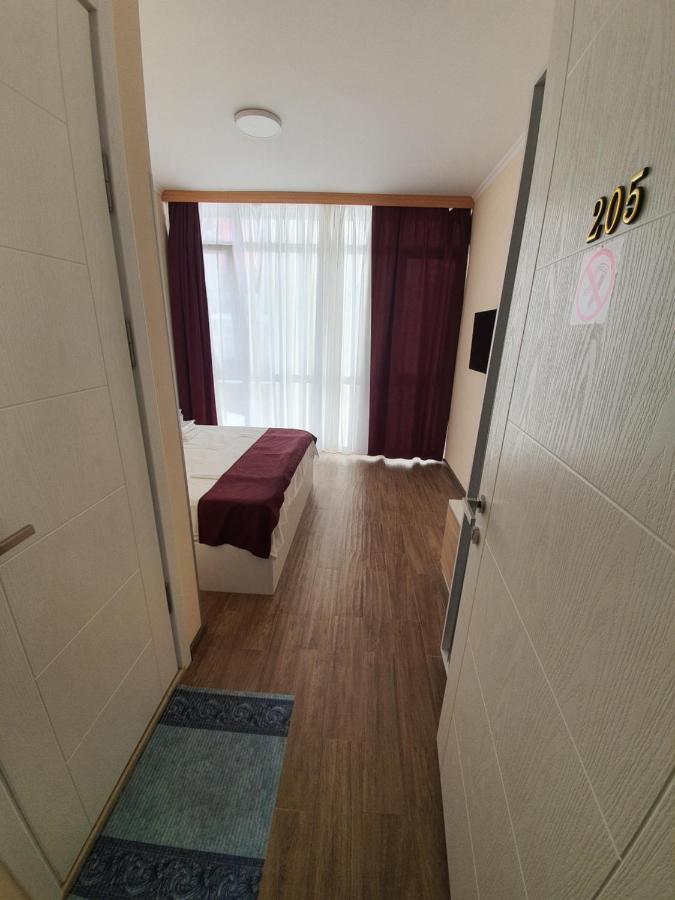 באטומי Blossom Hotel מראה חיצוני תמונה
