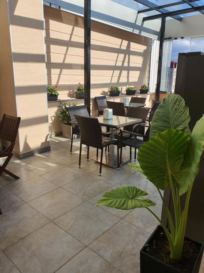 באטומי Blossom Hotel מראה חיצוני תמונה